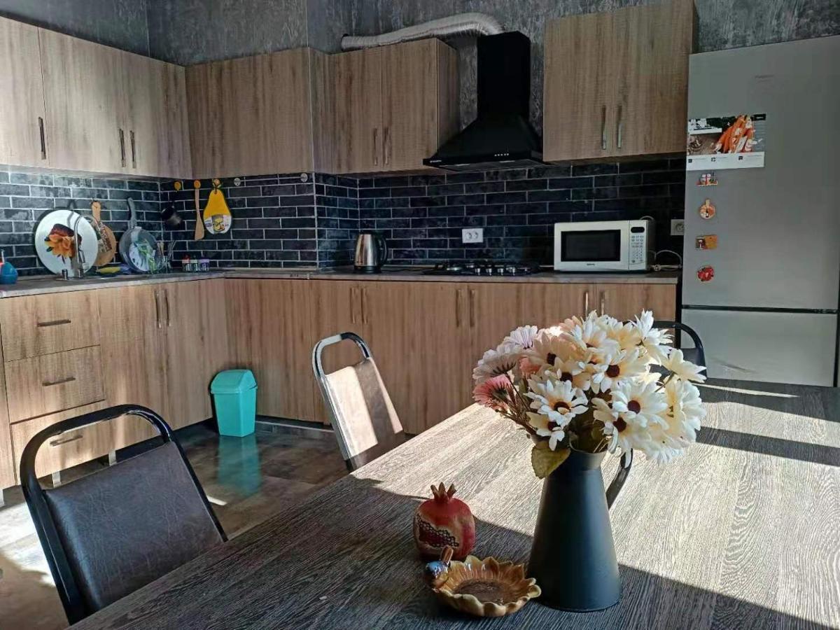 באטומי Chase Dream Hostel追梦空间 מראה חיצוני תמונה